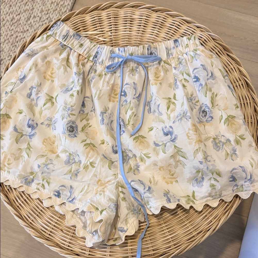 Mable Floral Pajama Shorts with Cream Details